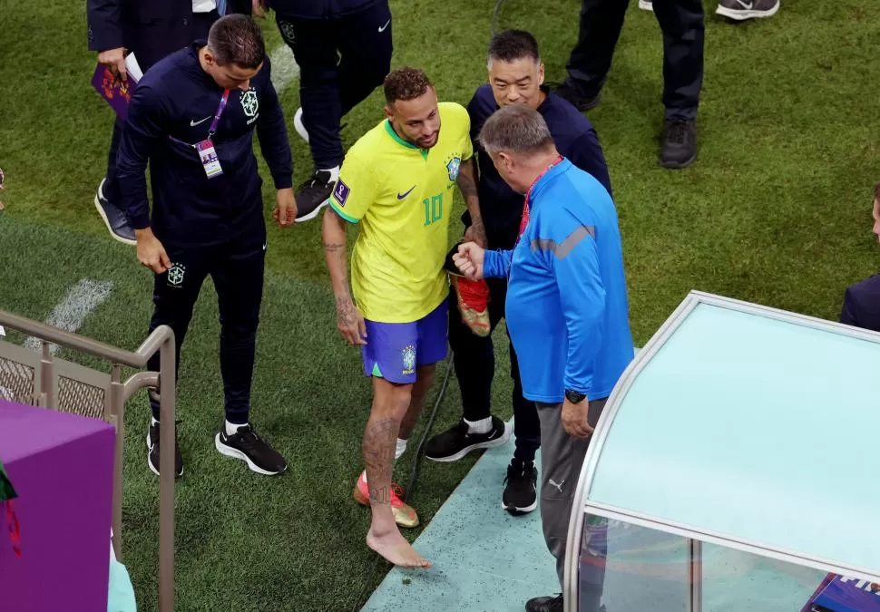 NEYMAR. Por su lesión en el tobillo será reemplazado por Rodrygo. 