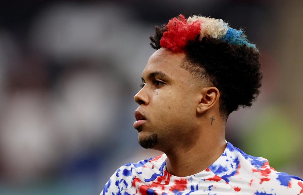 ¡QUÉ CORTE!. Weston McKennie, de EE:UU, se tiñó los cabellos.