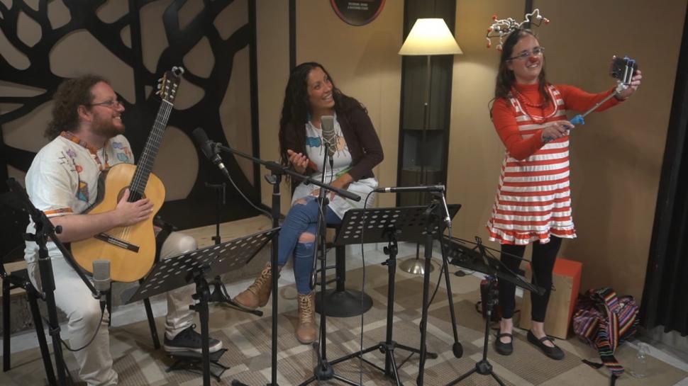 DÚO DOSITOS Y LUNA. Canciones para la familia y las infancias.