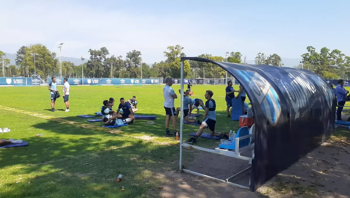 DE NUEVO AL TRABAJO. A las órdenes de Pusineri, 31 jugadores volvieron hoy a los entrenamientos en Atlético Tucumán.