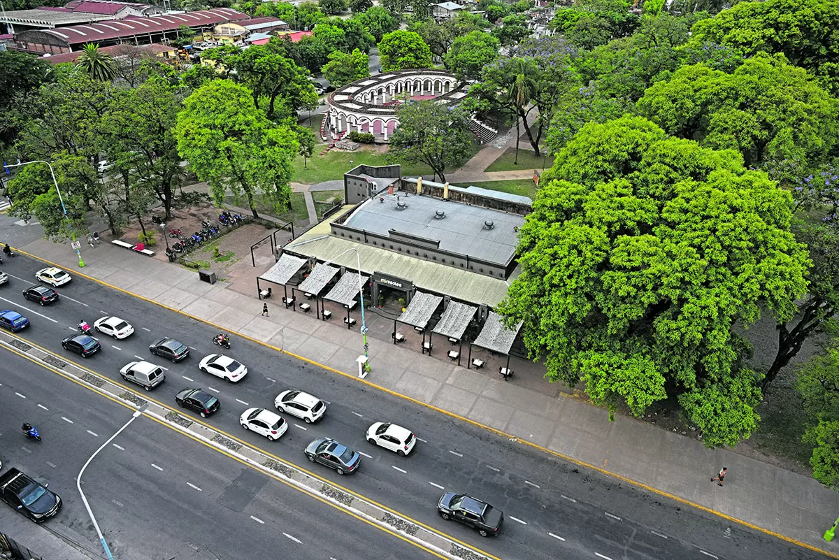 MIRASOLES. La concesión del bar en el parque se encuentra vencida desde julio pasado, dice el secretario de Ingresos Municipales, Claudio Viña. 