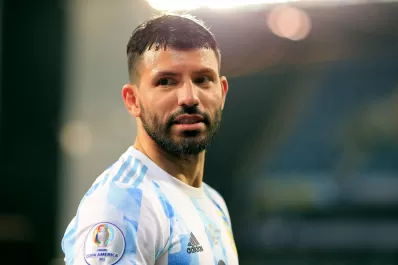 Argentina vs Países Bajos: El Kun Agüero arremetió contra el árbitro del partido