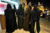 Si Alá las hubiera visto: las chicas de burka, las más argentinas del banderazo