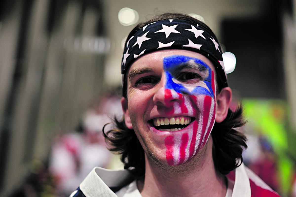 FELICIDAD. Un simpatizante de Estados Unidos durante el partido con Irán.