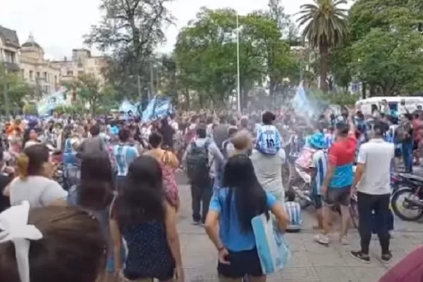 Victoria de Argentina en el Mundial de Qatar: en la plaza de Tucumán se vivió una fiesta