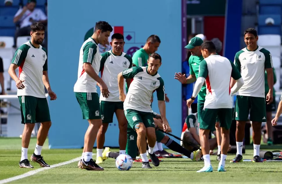 LISTO PARA LA ACCIÓN. Guardado regresa al equipo para buscar un triunfo que les permita soñar. 