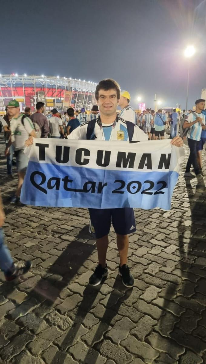 CON LA BANDERA. Pato Paolini siguiendo esa adicción llamada 