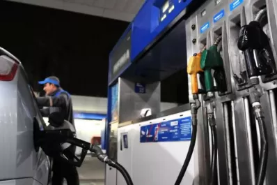 Nuevo golpe al bolsillo: Desde hoy la nafta y el gasoil cuestan un 4% más caro