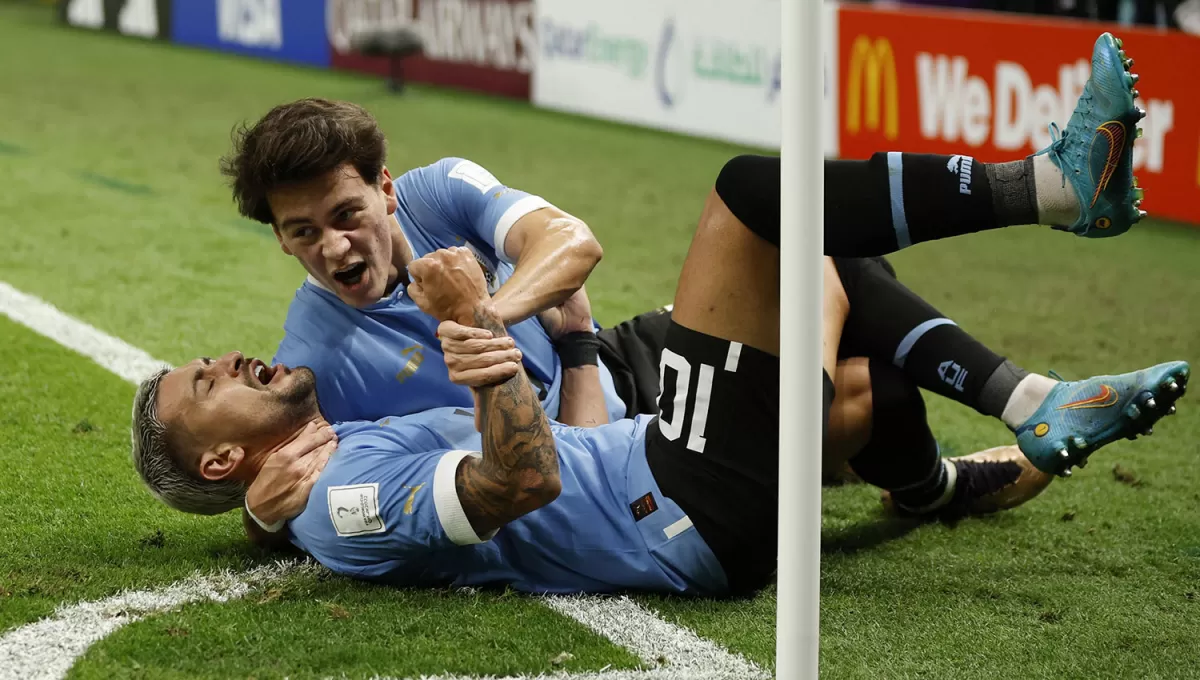 DELIRIO. Giorgian de Arrascaeta anotó los dos goles de Uruguay.