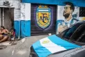 La favela de Brasil que apoya a la Selección Argentina: Calles pintadas, murales y camisetas albicelestes