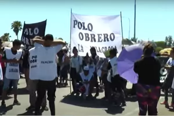 El Gobierno analizará acciones ante la Justicia para frenar los cortes de organizaciones sociales