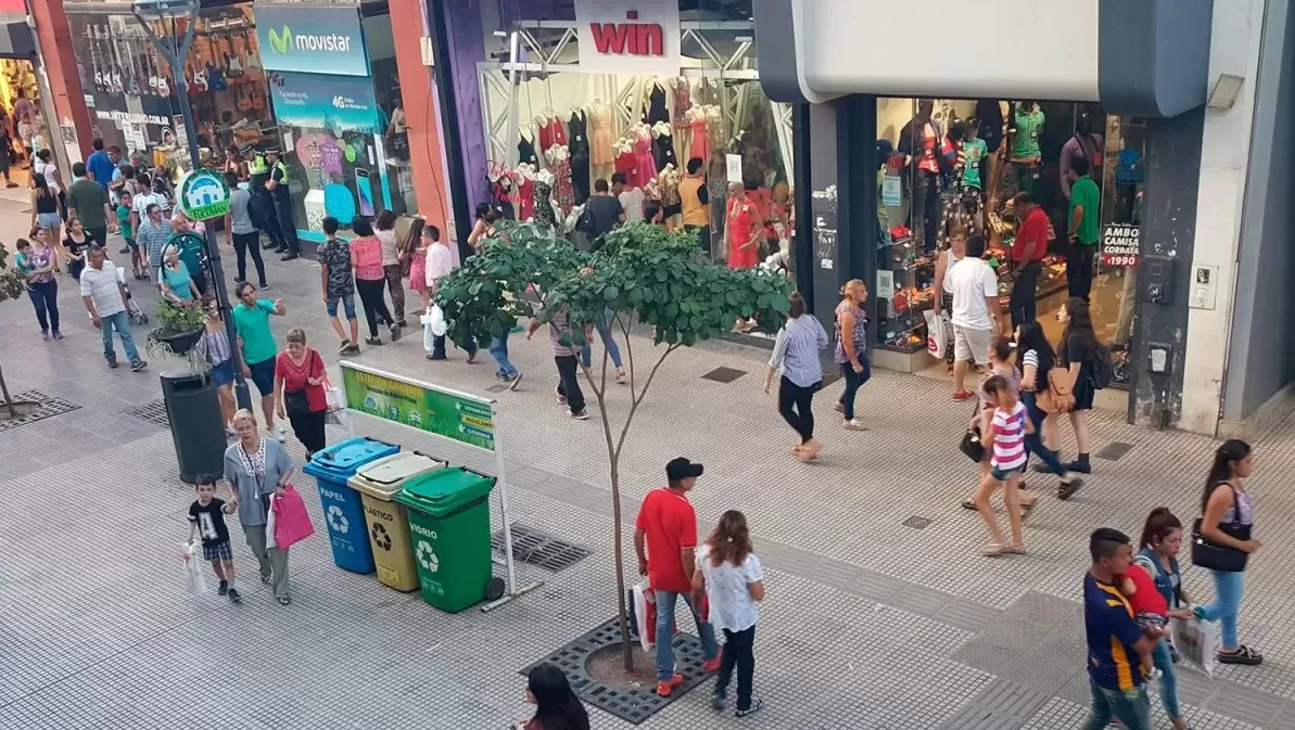 Zona comercial de la capital tucumana.