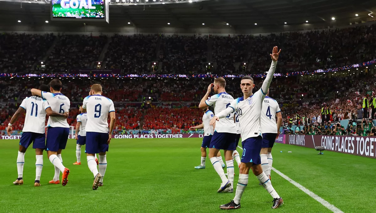 CANDIDATOS. Phil Foden es una de las figuras del plantel de Inglaterra, que sacó chapa de que peleará el torneo.