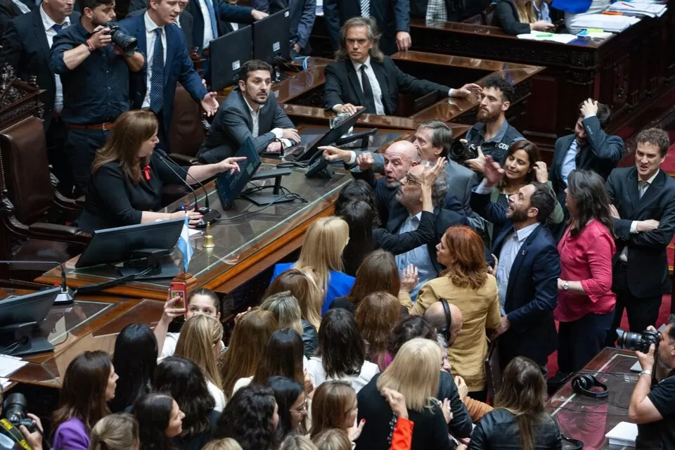 LOS REPRESENTANTES DEL PUEBLO. La Cámara Baja vivió una agitada sesión con discusiones subidas de tono. NA