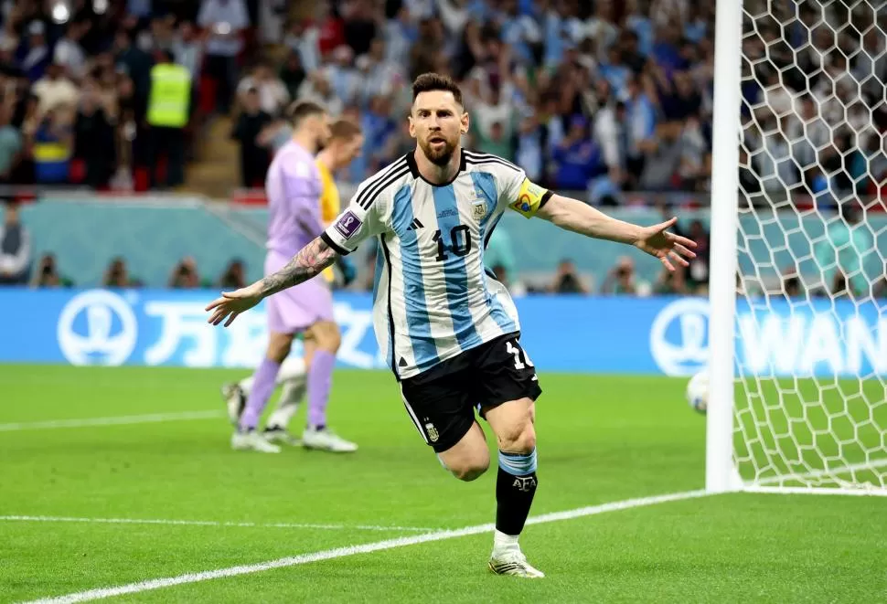 REMONTANDO VUELO. Messi demostró ante Australia que está en plena forma y que tiene magia de sobra para hacer la diferencia y guiar a Argentina hacia la final. 