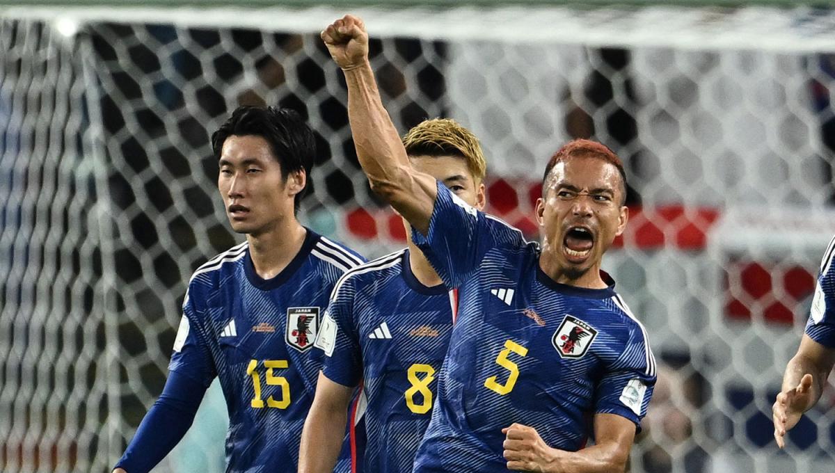 EL PRIMERO. Maeda celebra la apertura del marcador para los japoneses. 