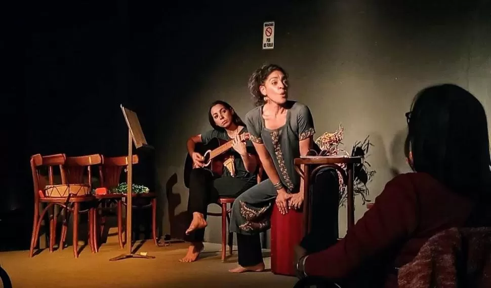 SUCESOS DE LA VIDA. Muñoz Medina y Villalba dialogan con el público. 