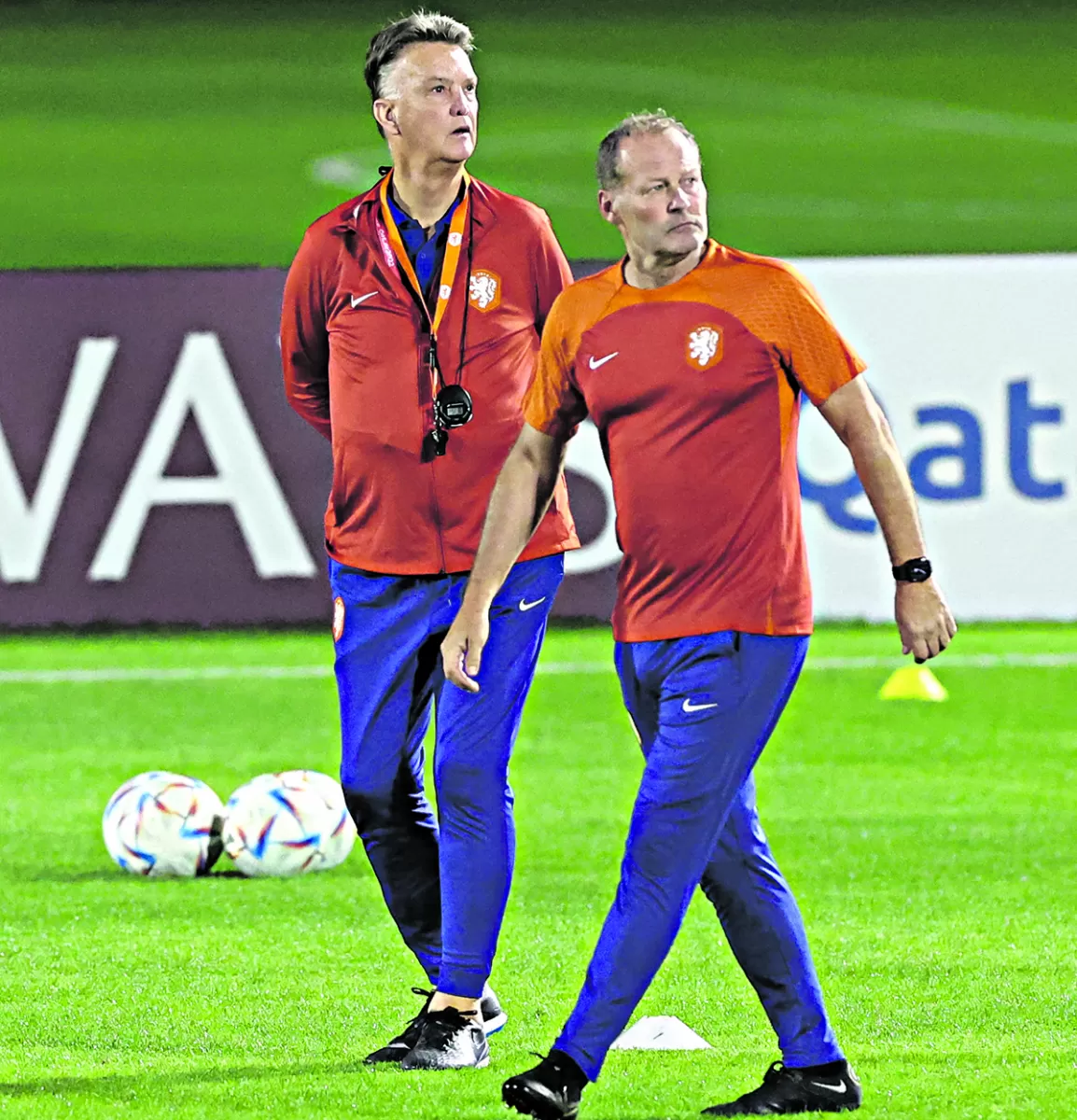 Países Bajos: Van Gaal se defendió y contraatacó, como su equipo en la cancha