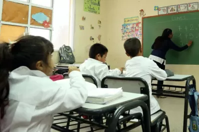 La educación sigue fuera de agenda