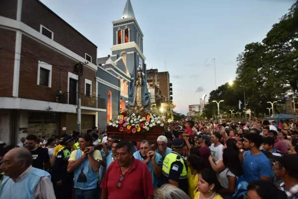 Día de la Virgen: Cientos de fieles participaron de la tradicional procesión en Concepción