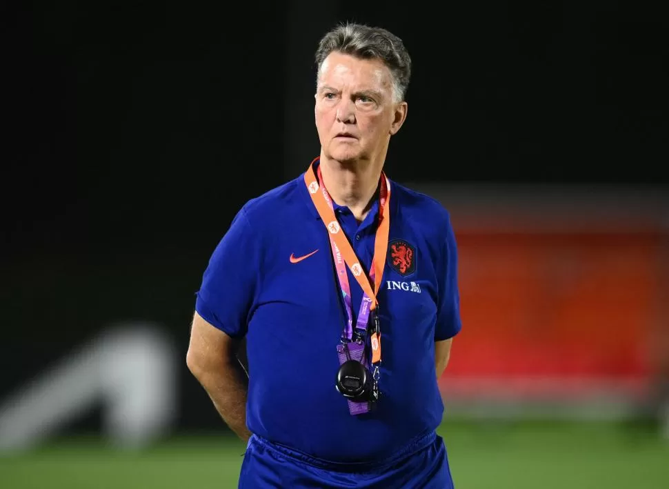 CONVICCIONES. Van Gaal tiene claro lo que quiere de su equipo en el campo.