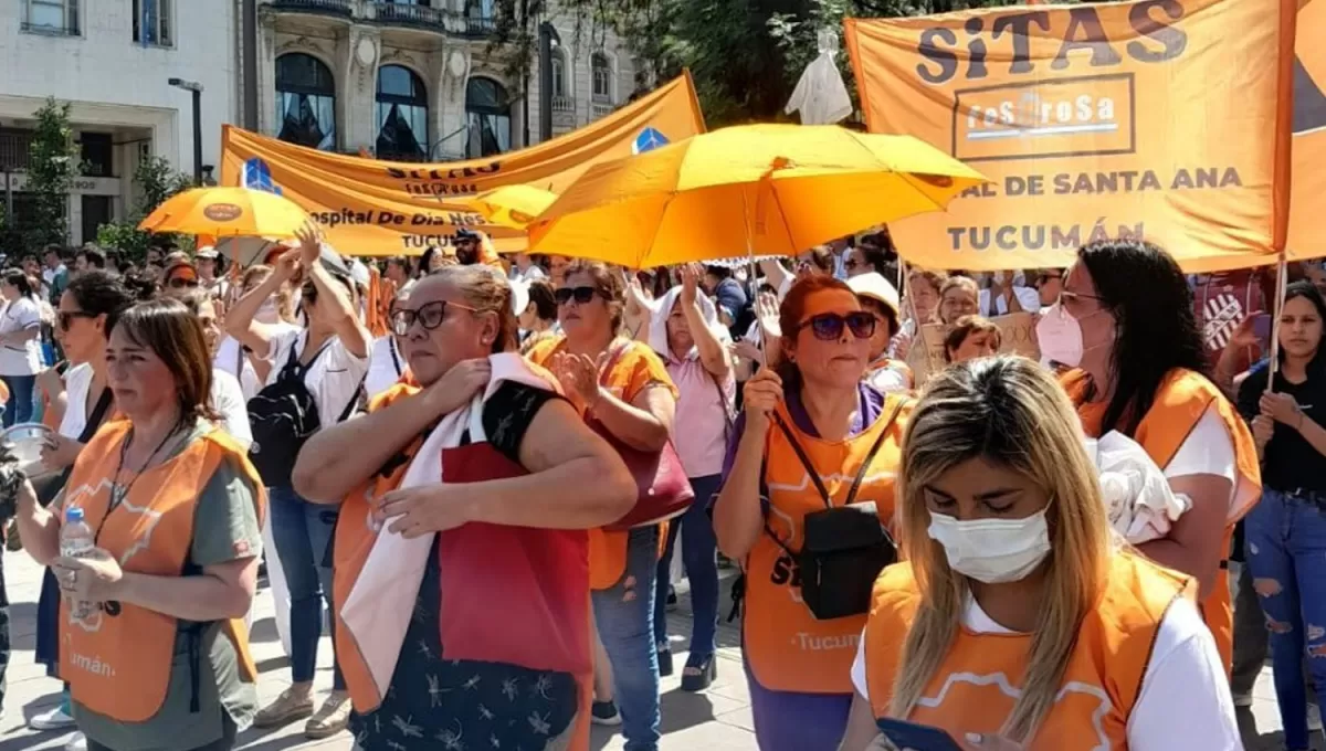 PLAN DE LUCHA. Los trabajadores de la salud llevan semanas reclamando mejoras salariales. 