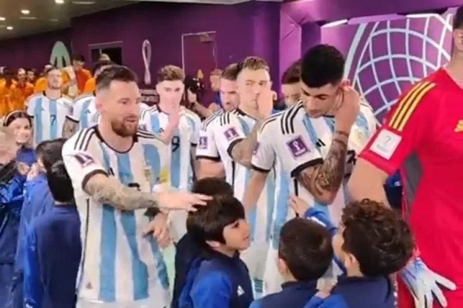 Mundial de Qatar 2022: el saludo de Messi que enloquece a los niños