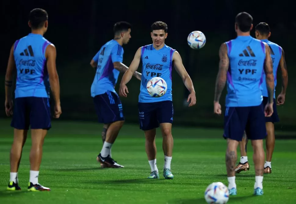 EN RACHA. Julián Álvarez hará dupla con Messi en la ofensiva. 