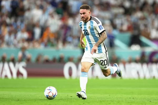 Mac Allister, Cuti y Paredes con LA GACETA: de los penales al tiro al banco de la discordia