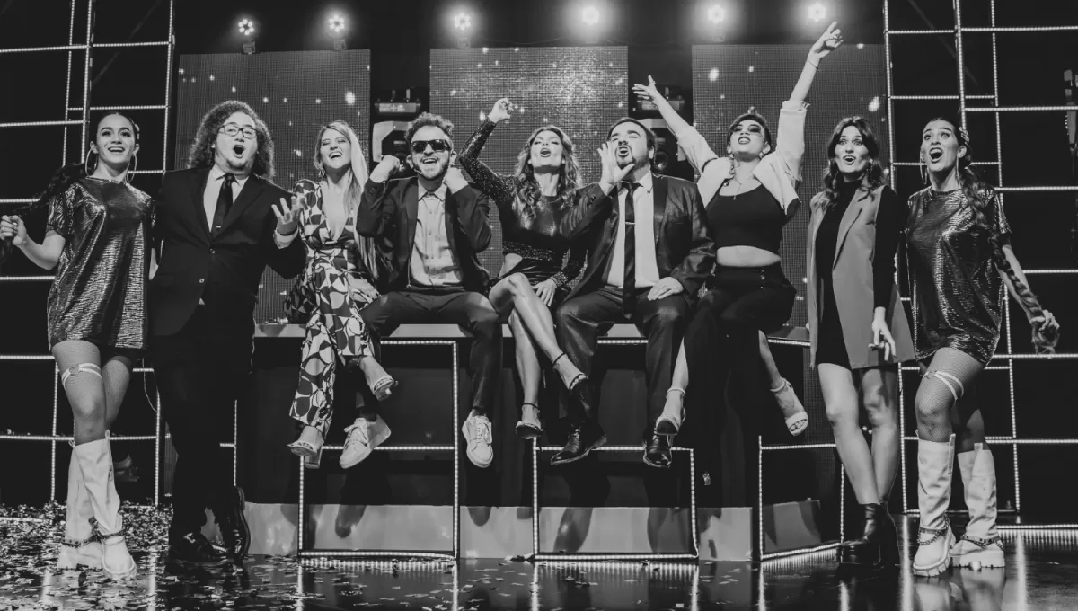 TODO EL EQUIPO. “Un Domingo Jugado” es conducido por Mariana Soler, acompañada por un equipo integrado por Kikín Díaz, Guido Guerrero, Lucía Cholffi, Laila Alí, La Botana y Nevertax. 