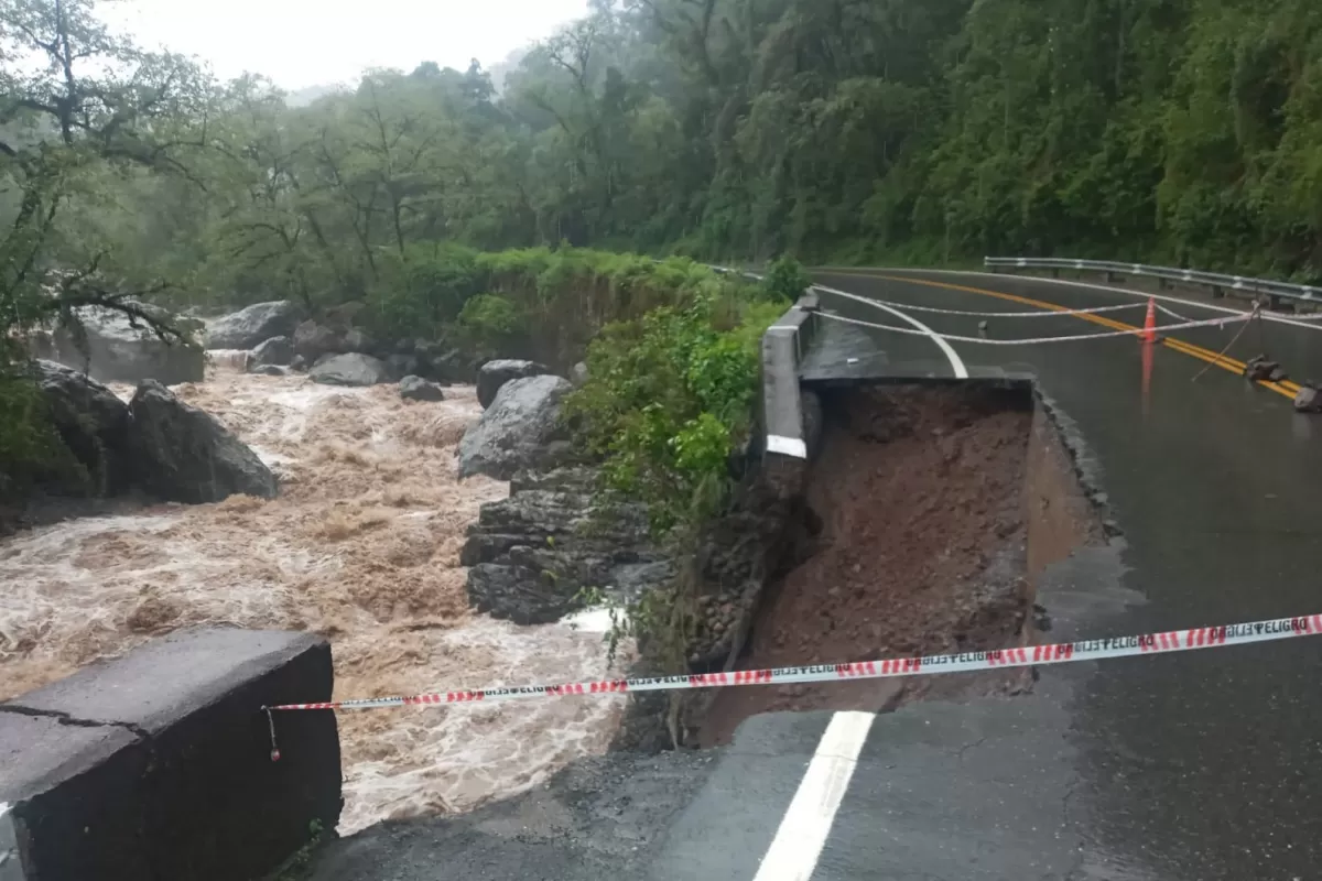 Socavón en al ruta 307. FOTO COMUNICACIÓN PÚBLICA