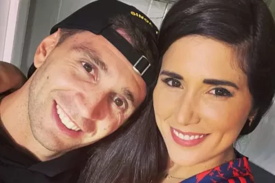 El lado tierno del arquero de la Selección: la historia de amor del Dibu Martínez y su esposa Mandinha