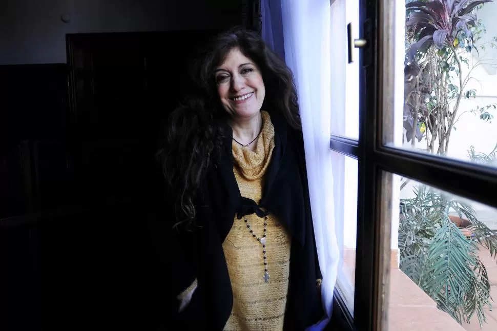 PROFESORA CONSULTA Y ARTISTA. “Disfruto haciendo lo que hago y esta distinción me permite que siga vinculada”, afirma la actriz Teresita Terraf. LA GACETA / FOTO DE Analía Jaramillo