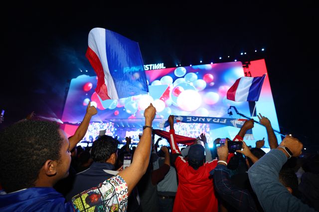 OTRA VEZ A LA FINAL. La afición francesa celebró el triunfo sobre Marruecos, que le aseguró la posibilidad de defender su título. Incidentes en los días previos hacían temer lo peor, pero al final fue una fiesta. 