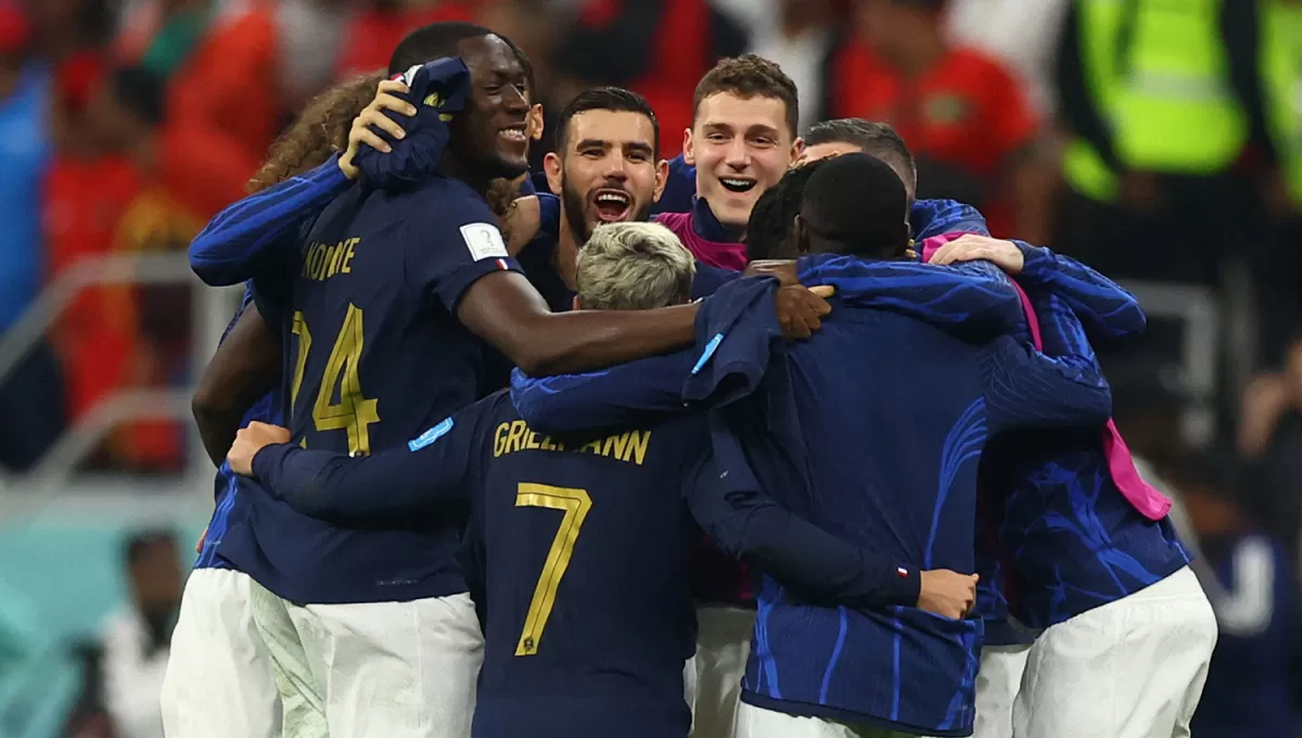 TERCERA FINAL. La Selección de Francia defenderá el título el domingo y buscará el bicampeonato mundial, logro que no se consigue desde que Brasil alzó la copa en Chile 62.