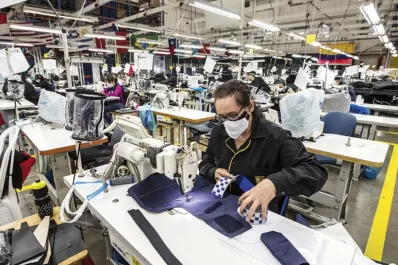 Gobierno, sindicatos y empresas de Colombia acuerdan una suba del 16% del sueldo mínimo