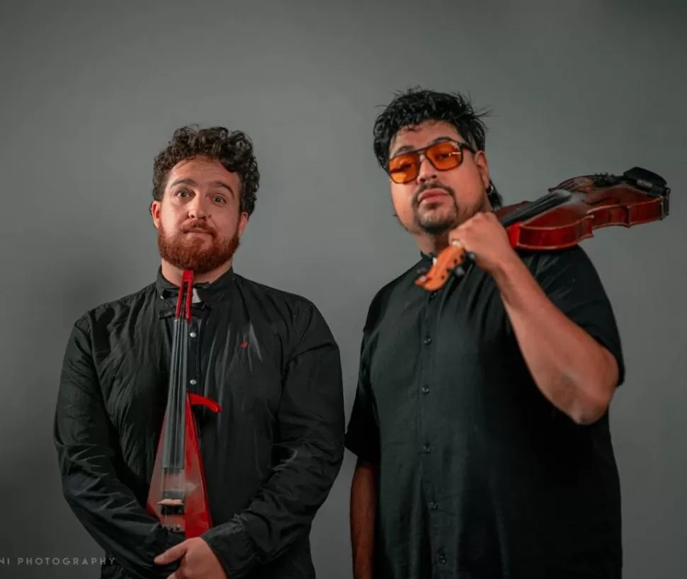 CARAS VISIBLES. Matías Unzaga y Martín Salazar lideran Las 4 Cuerdas, una formación con impronta propia. 