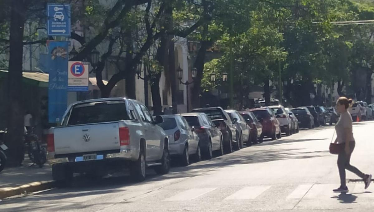 Atención conductores: ponen multas en zonas en donde antes funcionaba el estacionamiento pago