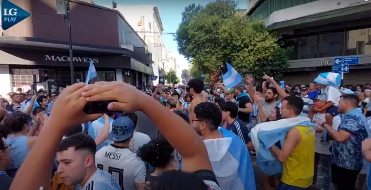 Video: Tucumán se tiñó de celeste y blanco para celebrar el triunfo de Argentina