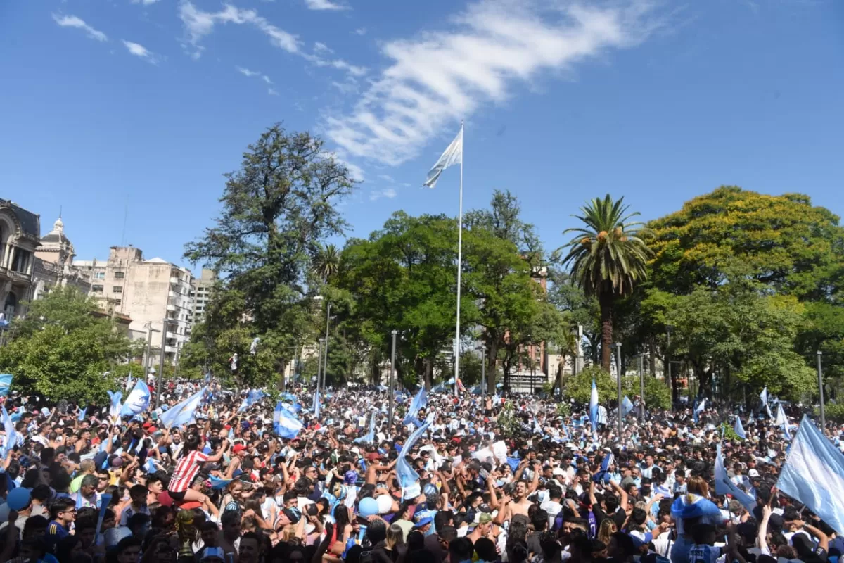 Los festejos en la plaza Independencia