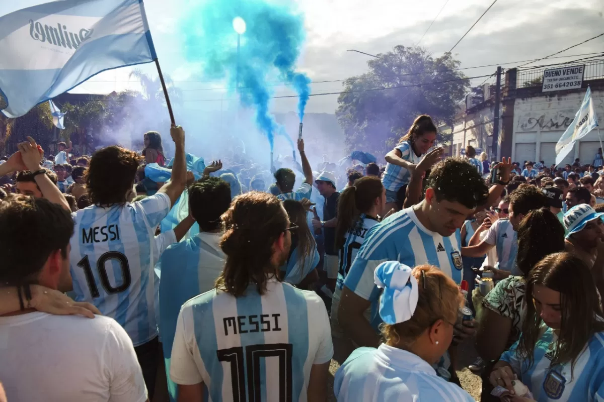 EMOCIÓN. La final del mundial paralizó a Yerba Buena. LA GACETA / FOTO DE ANALÍA JARAMILLO