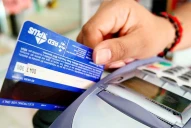 Ante la inflación, las familias argentinas siguen restringiendo sus gastos