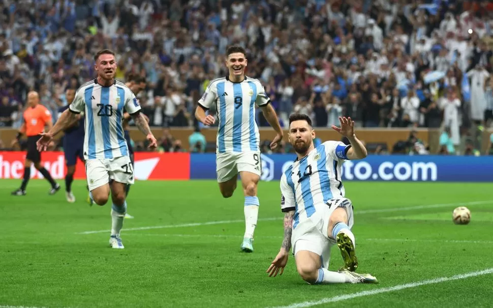 A FESTEJAR. Aparte del doblete, Messi jugó un partidazo en la final. 