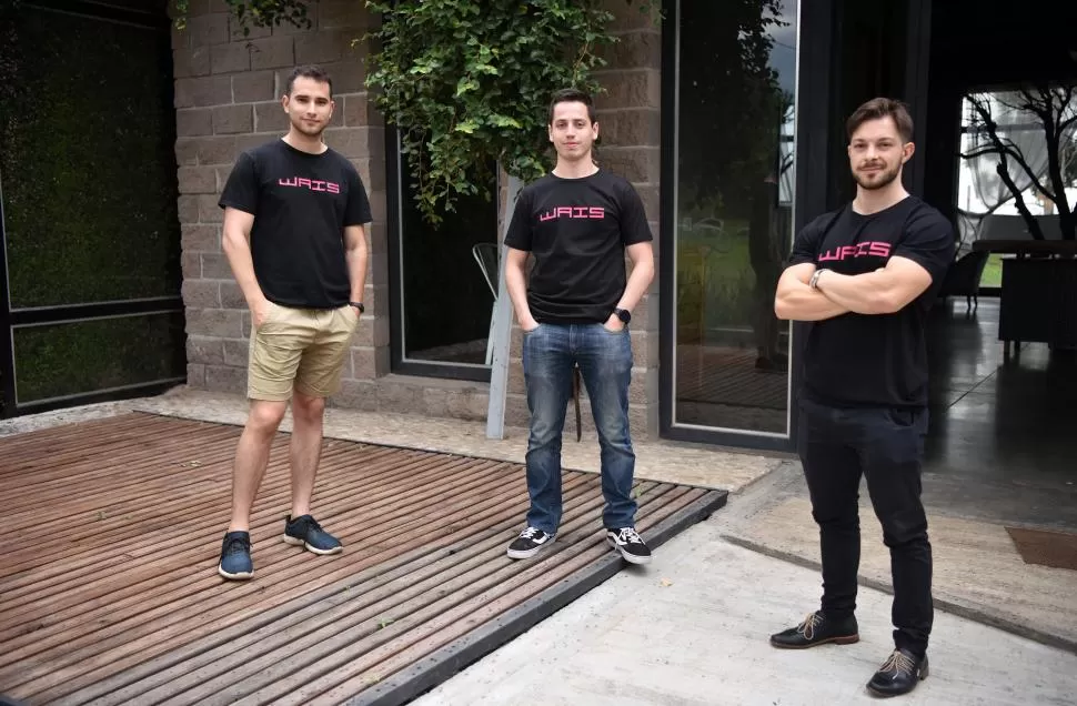 ERAN COMPAÑEROS DE SECUNDARIA. En el origen del emprendimiento están estos tres amigos que se fueron enganchando con la ciencia de datos. la gaceta / fotos de Ines Quinteros Orio