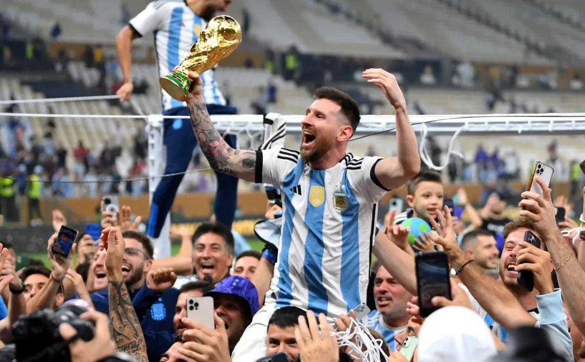 Messi con la Copa del Mundo