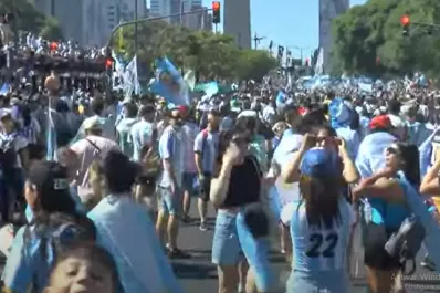 LA GACETA en Buenos Aires: la alegría de los hinchas, a la espera de la Selección