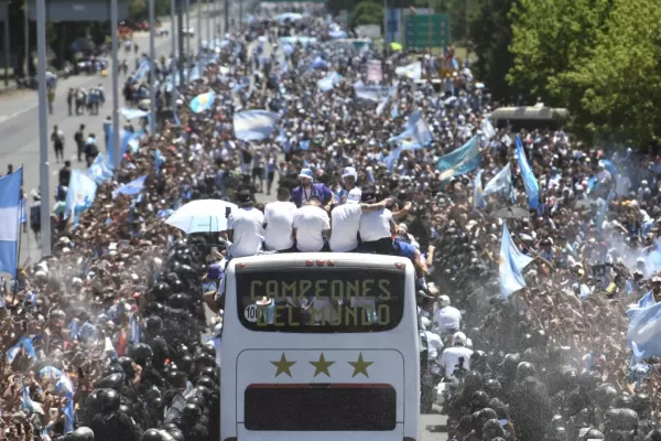 Tras los incidentes, la Selección argentina voló sobre Buenos Aires en helicóptero