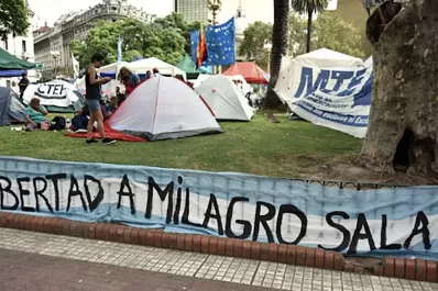 Inicia un acampe en Plaza de Mayo para pedir el indulto presidencial para Milagro Sala