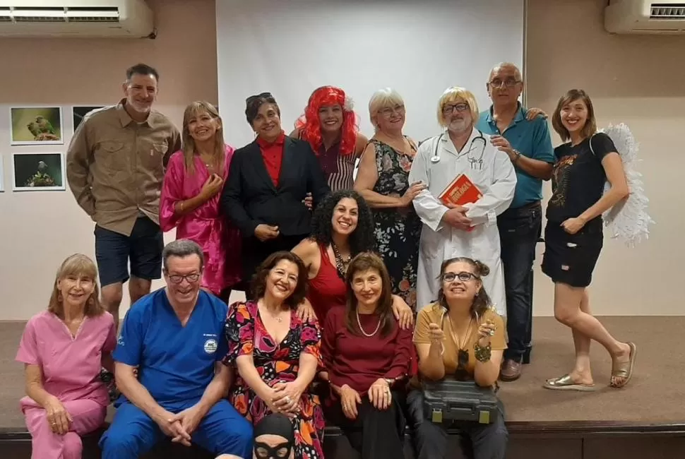 PULSO PERFECTO. Los integrantes del taller del Colegio Médico presentarán esta noche “La antesala del infierno”, dirigidos por Soledad Berrondo. 