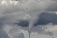 Video: un tornado sobre las cumbres sorprendió a los vecinos de Tafi del Valle